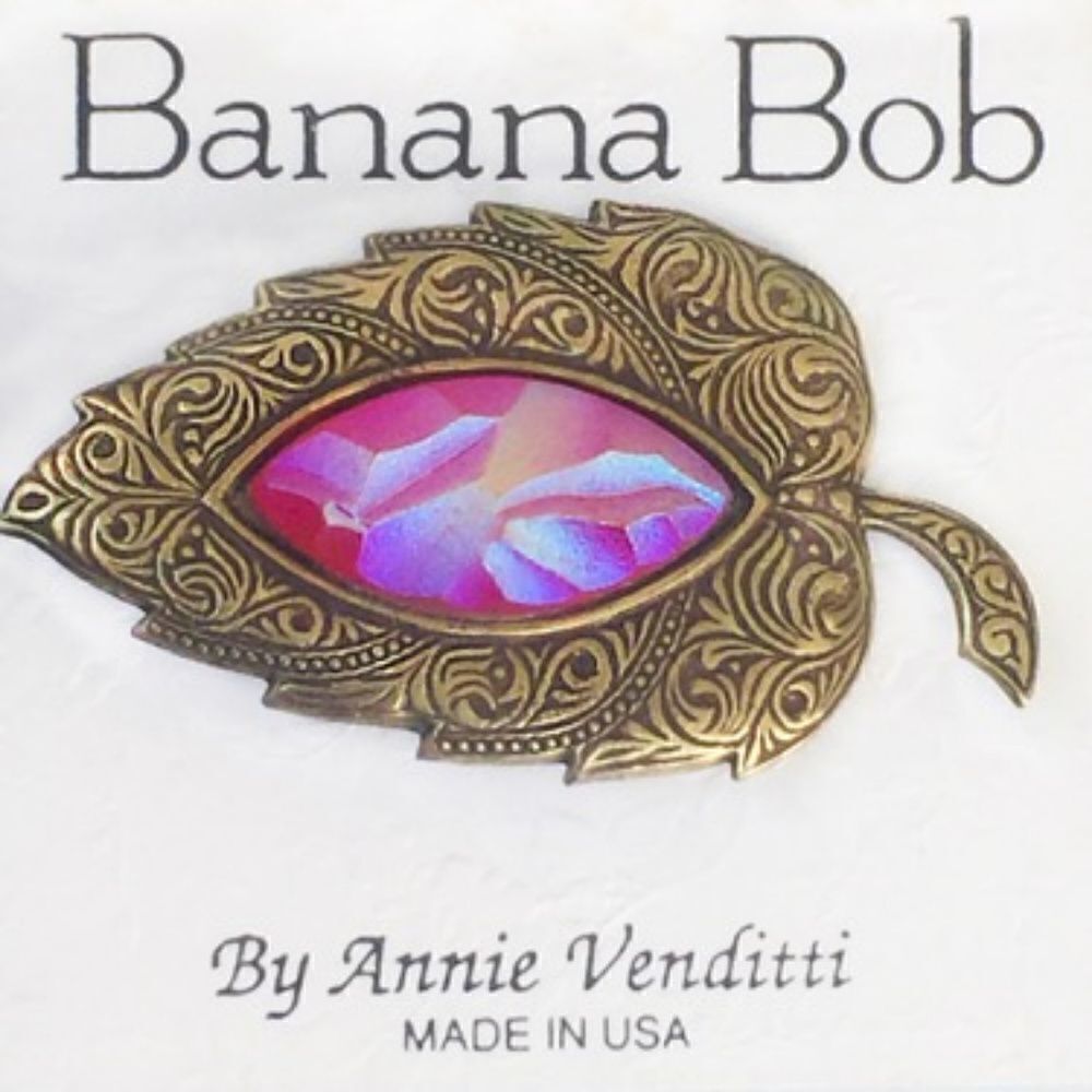 Iridescent Red OX Gold Banana Bob Leaf Pin New